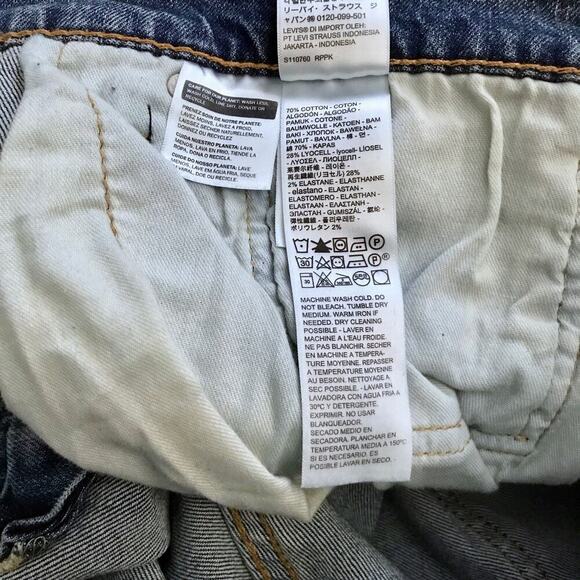 Levi's NWT 541 Medium Wash Athletic Taper Jeans Men 42 x 32 - Picture 9 of 9